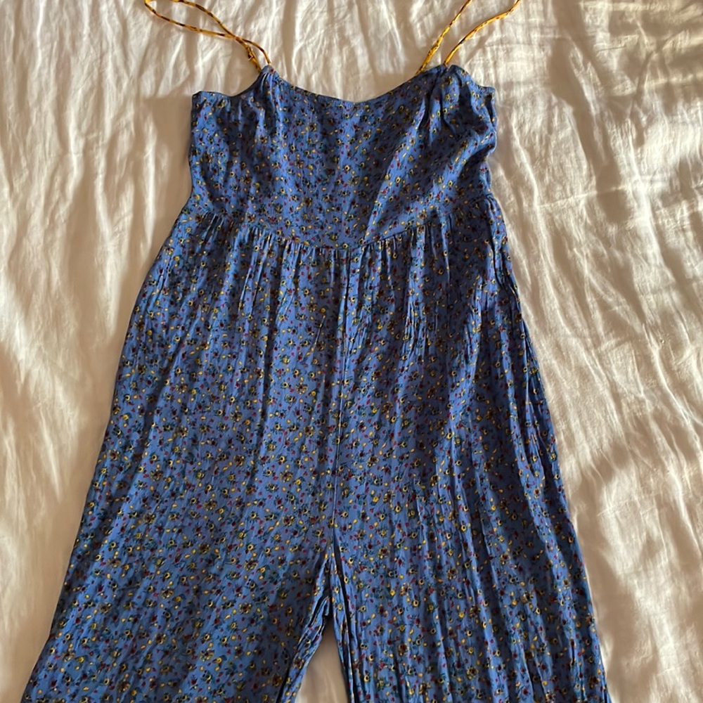 Madewell jump suit. Blue floral, light fabric. In great condition.